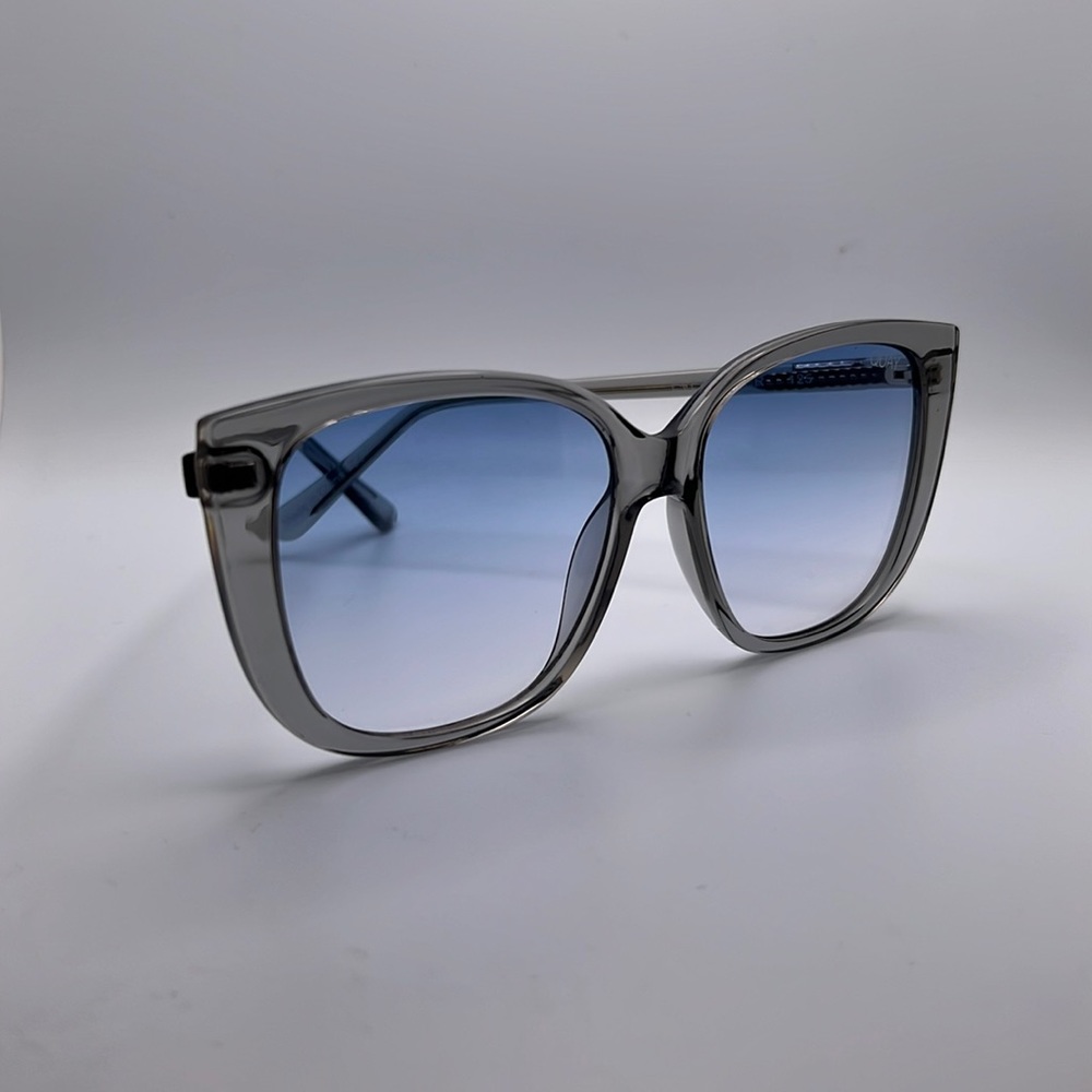 Retro oversized blue grey QUAY sunglasses with glasses case